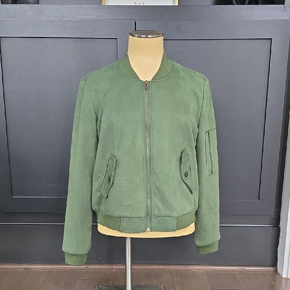 Solitaire Olive Green Knitwear